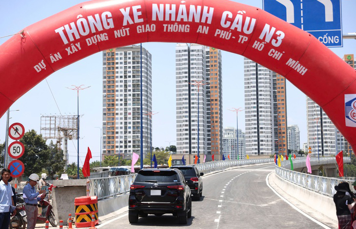 Cầu vượt N3 đã thông xe