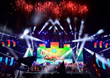Màn pháo hoa sáng rực tại sân khấu UNLOCK The 5Way Phú Quốc