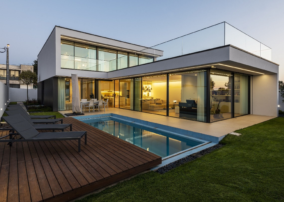 Nhà chữ L ngược có thực sự xấu? Ưu, nhược điểm & cách hóa giải thông tầng là gì