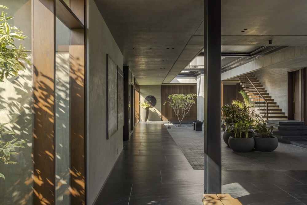 1975 hợp hướng nào