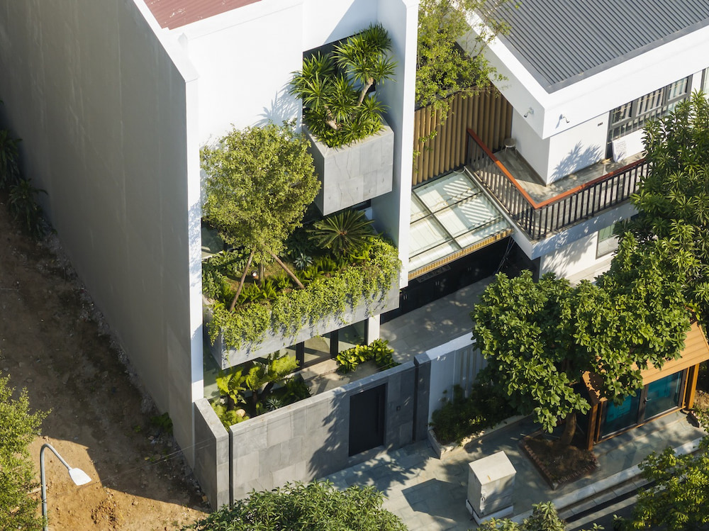 Nhà hướng Tây có tốt không? Giải mã phong thủy và cách hóa giải nắng gắt nhà hướng tây vietnamland.vn nhà hướng tây