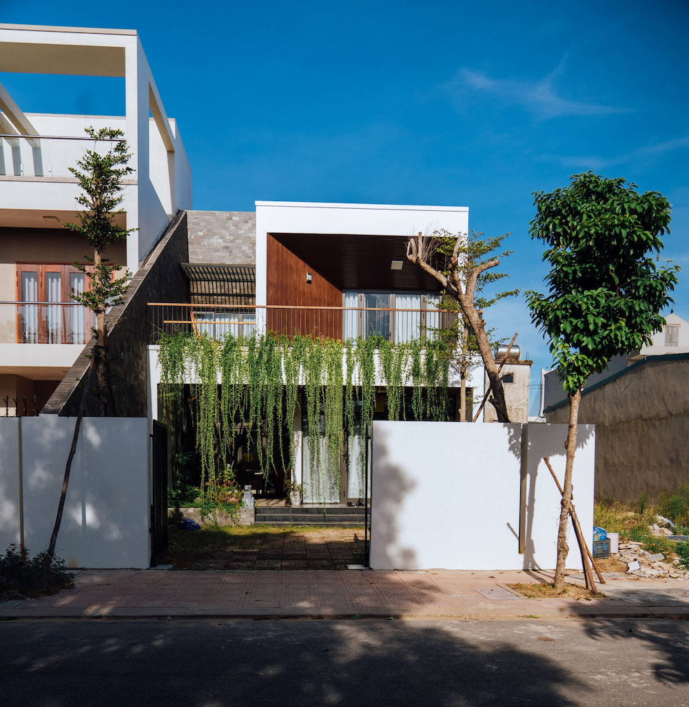 Nhà hướng Tây có tốt không? Giải mã phong thủy và cách hóa giải nắng gắt nhà hướng tây vietnamland.vn nhà hướng tây