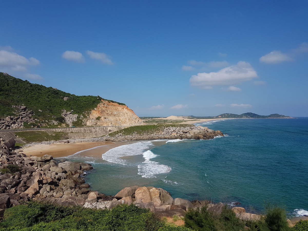 Bãi Tiên - Bãi biển đẹp hàng đầu tại Nha Trang